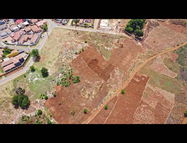 LAND FOR SALE IN CLAYVILLE